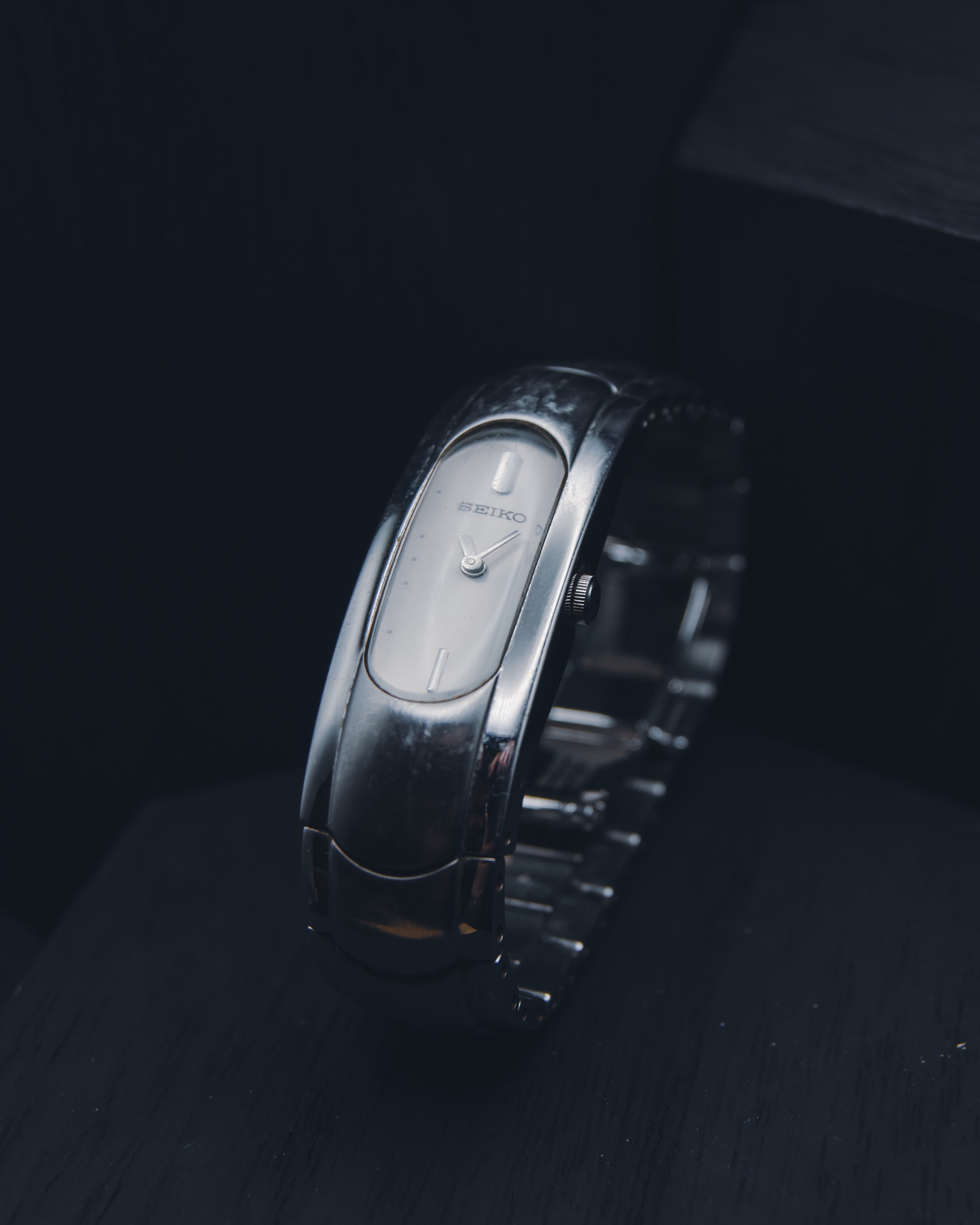 Vintage Seiko Ladies Bangle Watch SUJ451 - Silver Tone Integrated Bracelet - Elongated Oval "Alien" Case - Minimalist Dial