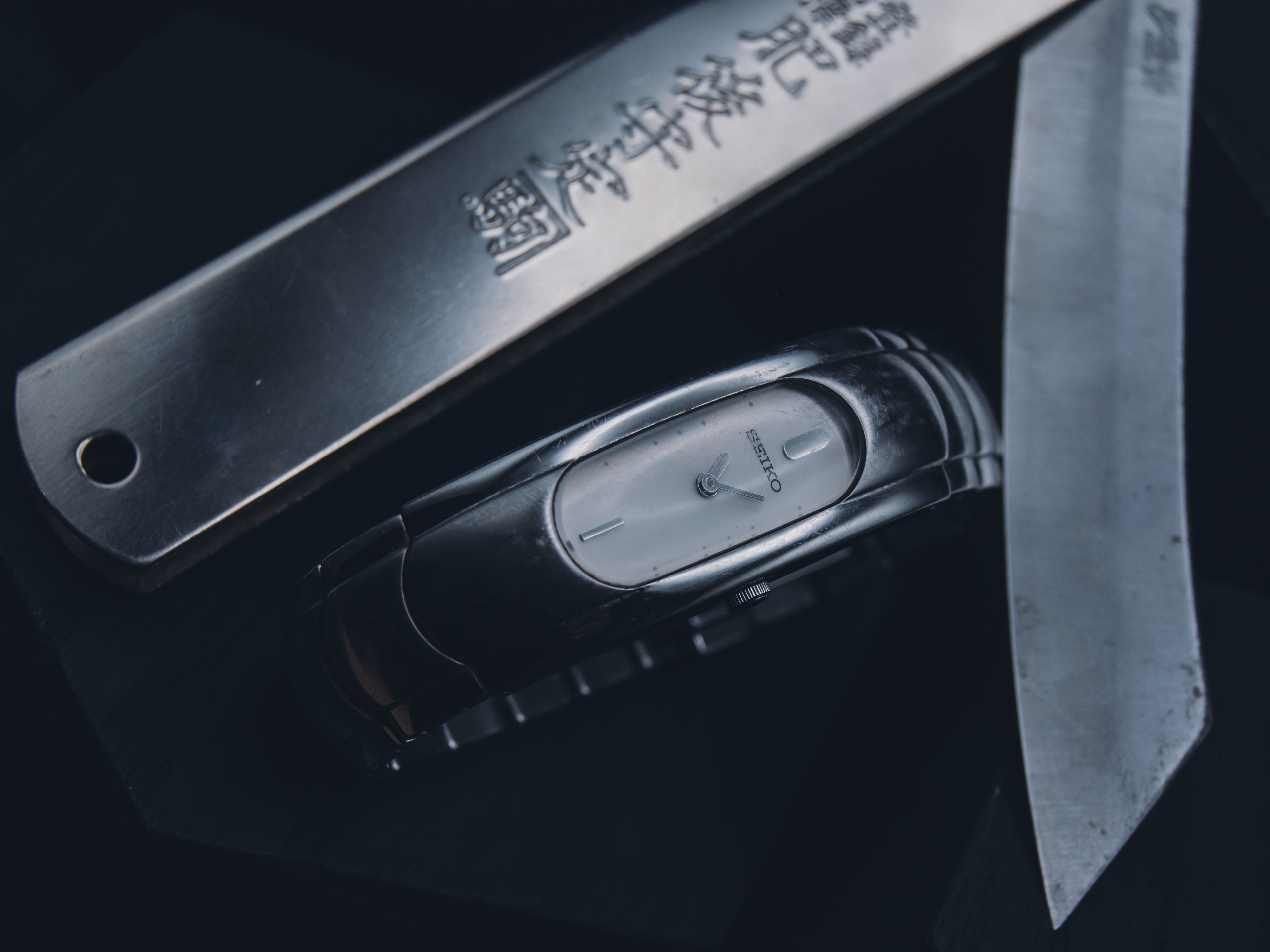 Vintage Seiko Ladies Bangle Watch SUJ451 - Silver Tone Integrated Bracelet - Elongated Oval "Alien" Case - Minimalist Dial